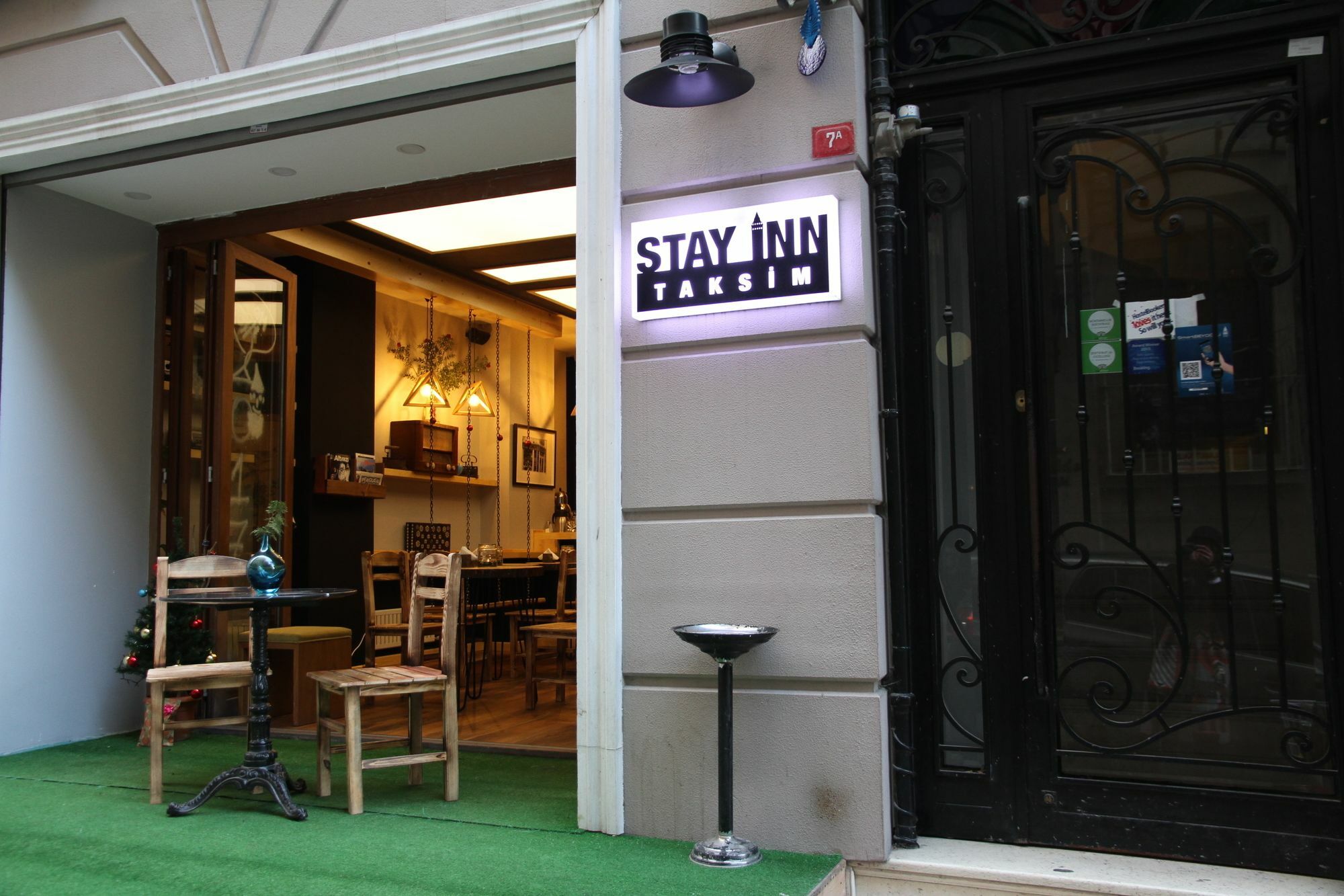 Stay Inn Taksim Hostel Истанбул Екстериор снимка